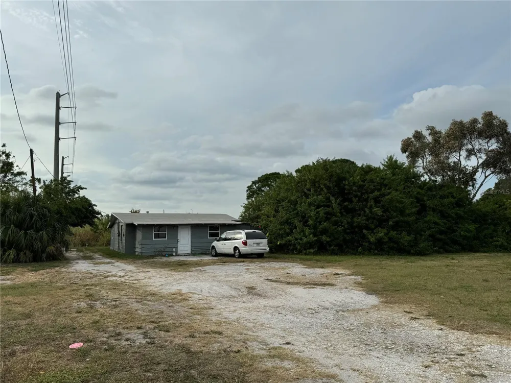2305 MANGO AVENUE Sarasota, FL 34234