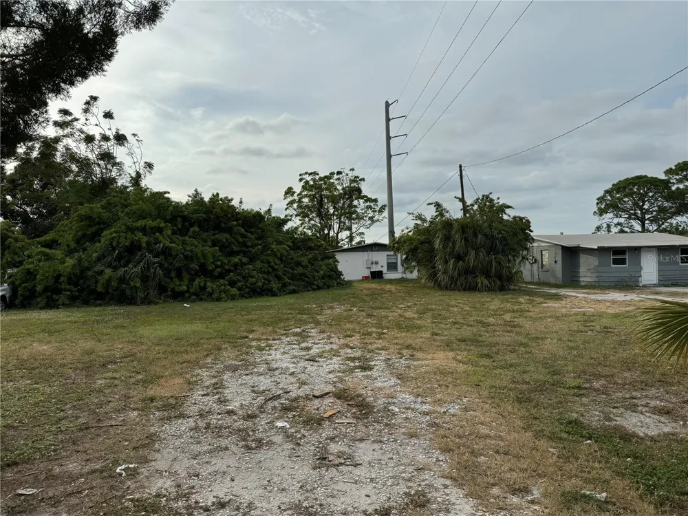2305 MANGO AVENUE Sarasota, FL 34234
