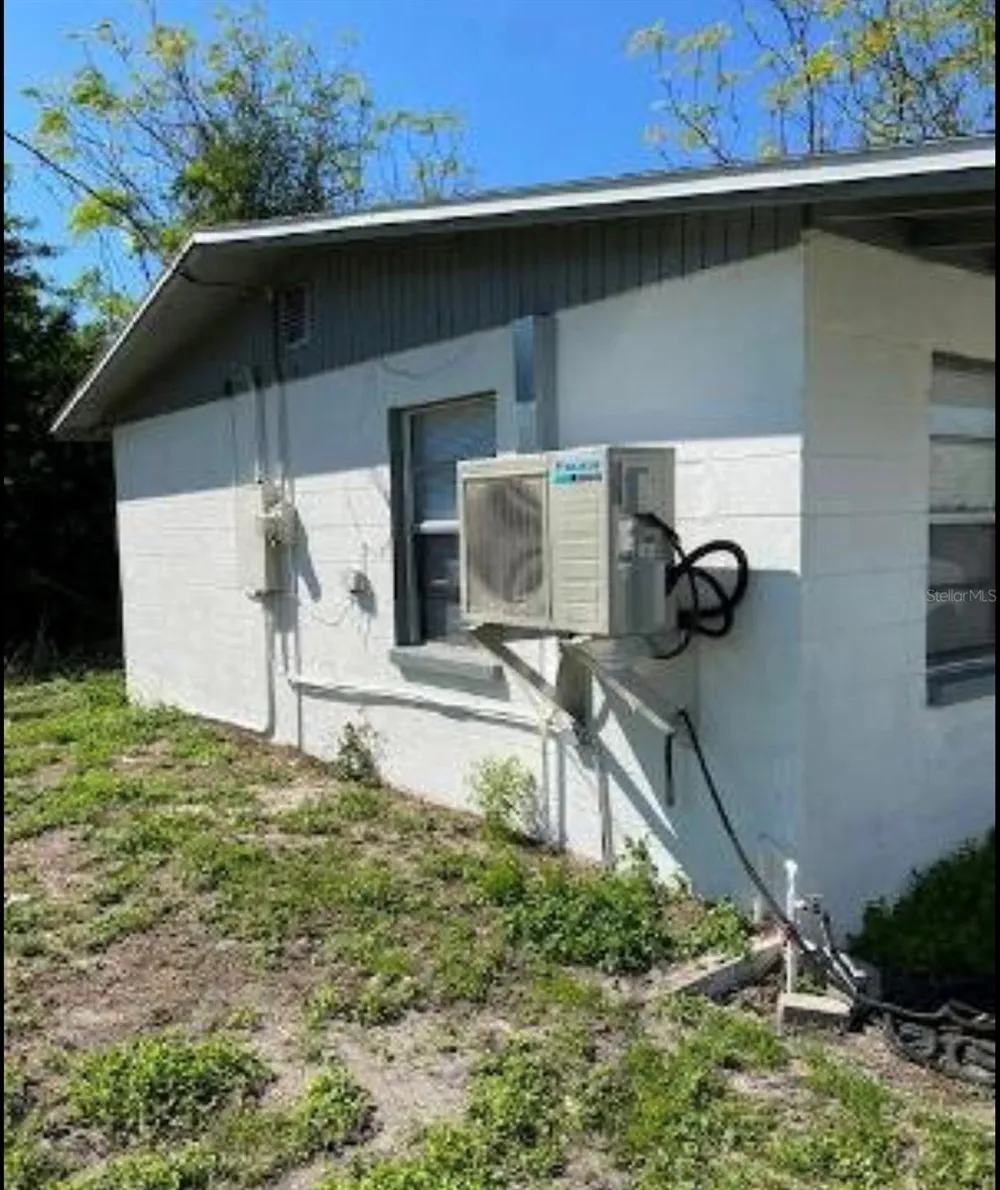 2305 MANGO AVENUE Sarasota, FL 34234