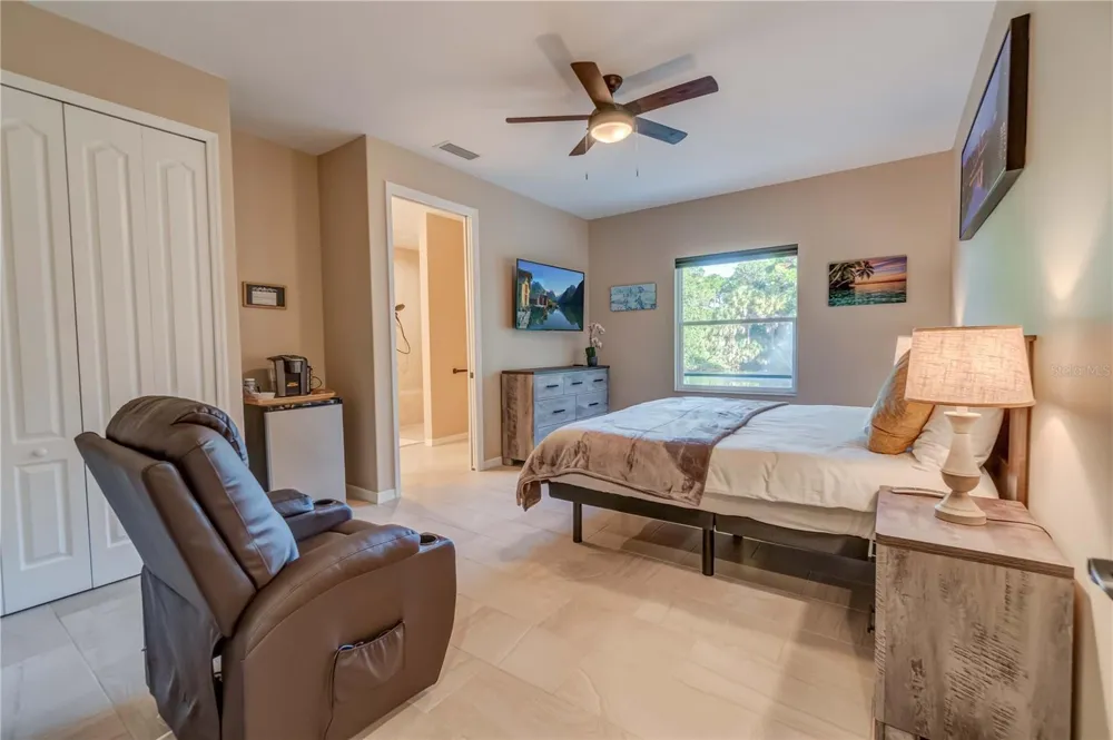 1991 HEASLEY Englewood, FL 34223