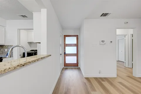 2106 Nickerson Street #105