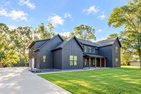 2901 Shady Lane