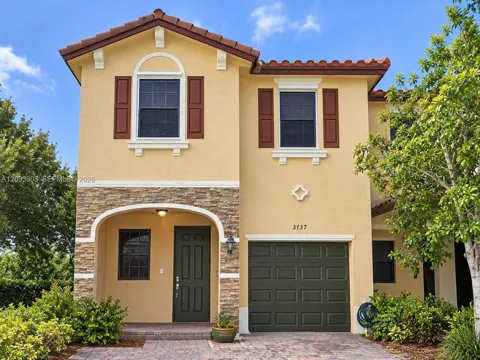 3737 SE 2nd Dr #3737