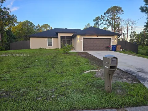 1008 Angus Ave