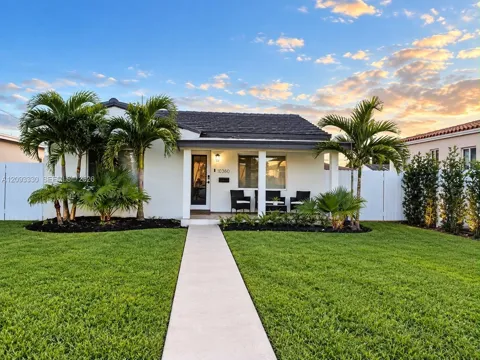 3330 NW 18th St