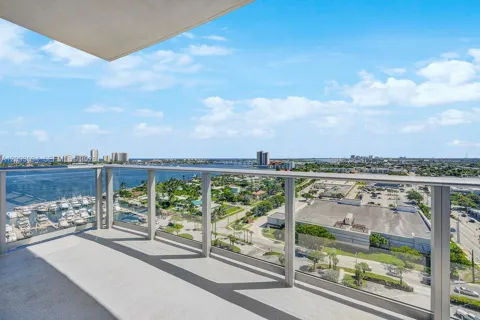 220 Lake Shore Dr #1512