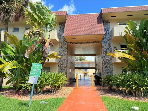 7505 SW 82nd St #305