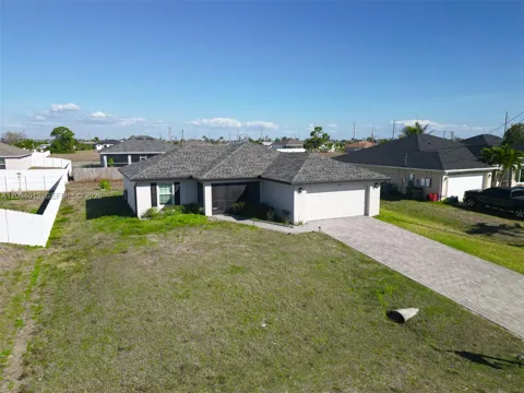 2507 NW 8th PL