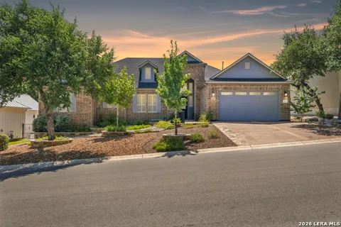 808 DANCING OAK LN