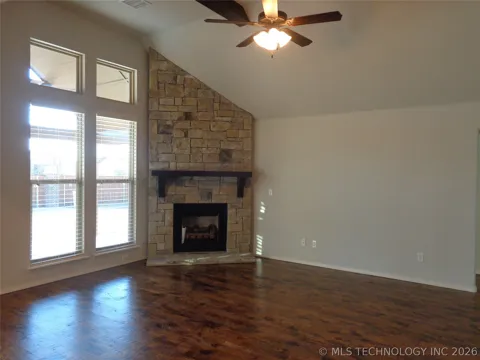 18418 E 50th Place