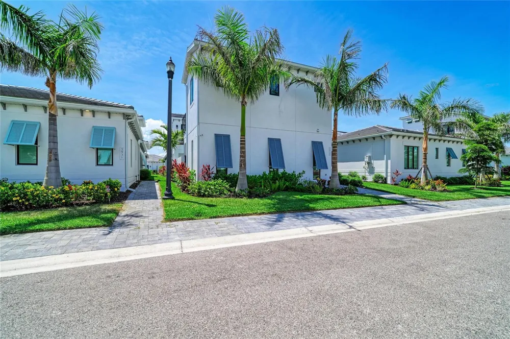 5935 CAT CLAW LANE Bradenton, FL 34210