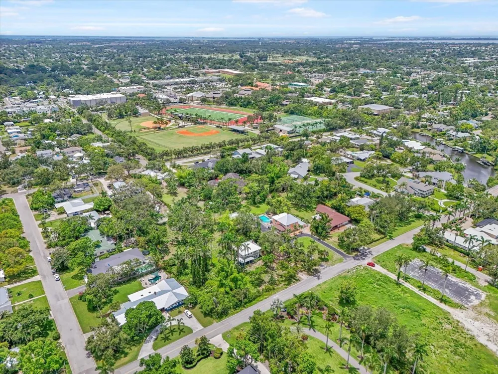 3601 RIVERVIEW BOULEVARD Bradenton, FL 34205