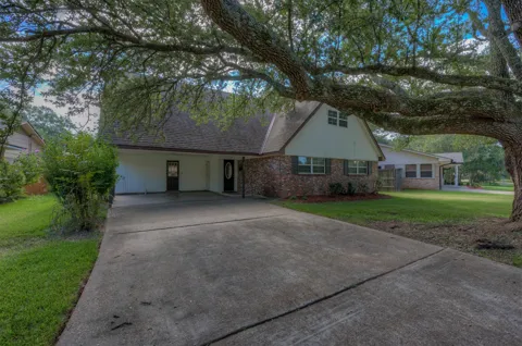 6137 Verona Lane