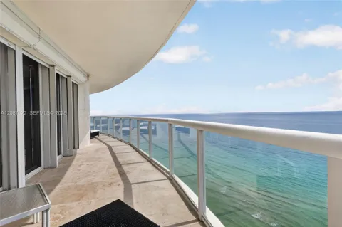 18671 Collins Ave #2501