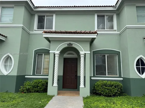 2714 SE 15th Rd #10