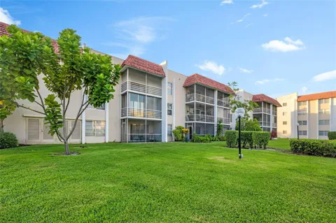 3774 INVERRARY BOULEVARD #104P