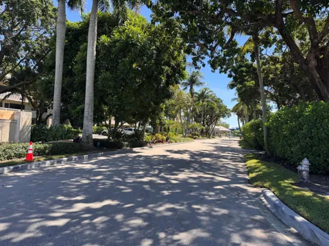 6 ROYAL PALM WAY #304