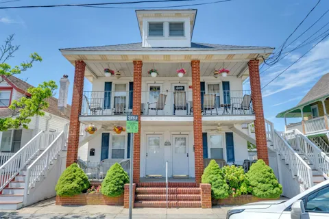 210 E Hand Ave