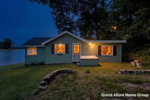 2667 W Selkirk Lake Drive