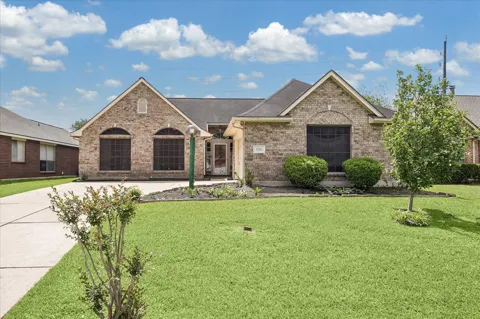 2726 Larkspur Circle