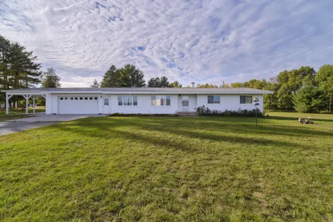 2184 Chippewa Highway