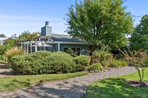 71 Creek Lane