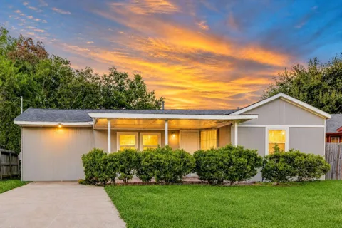 907 Whitaker Avenue