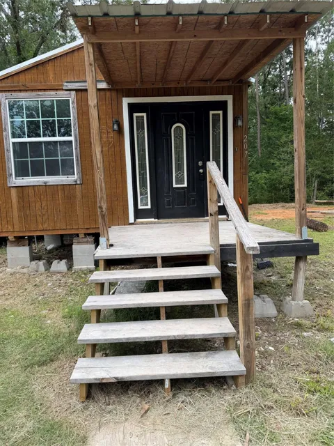207 Robbie Road