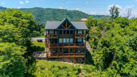 928 N Woodland Dr