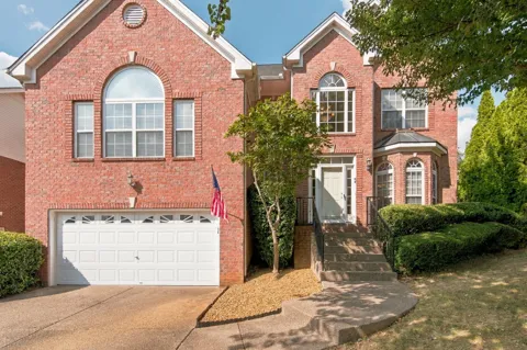 105 Lighthouse Cir