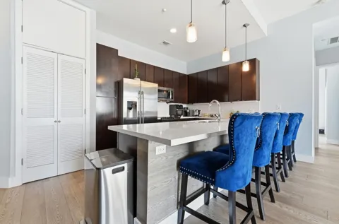 507 Sabine Street #505