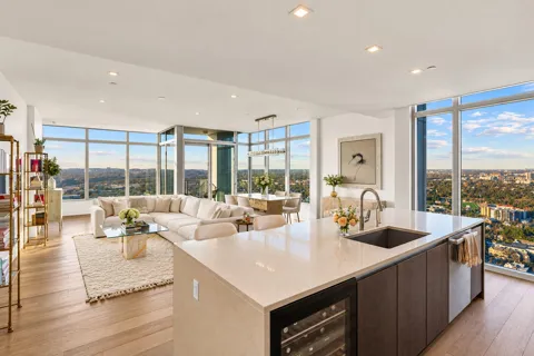 501 West Avenue #3404