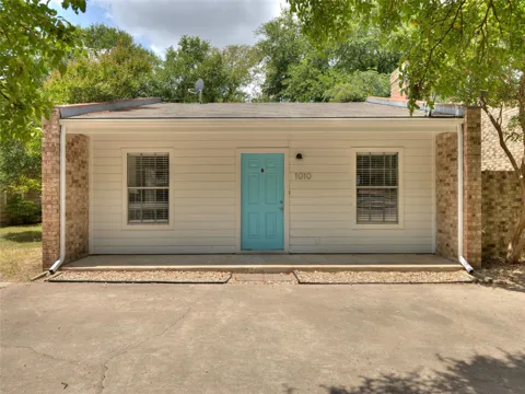 1010 Cushing Drive #B