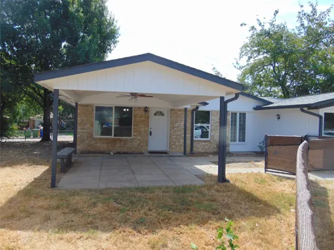 704 La Fonda Circle