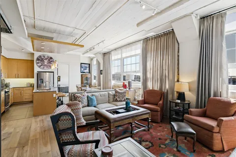 2600 W 7th Street #2540