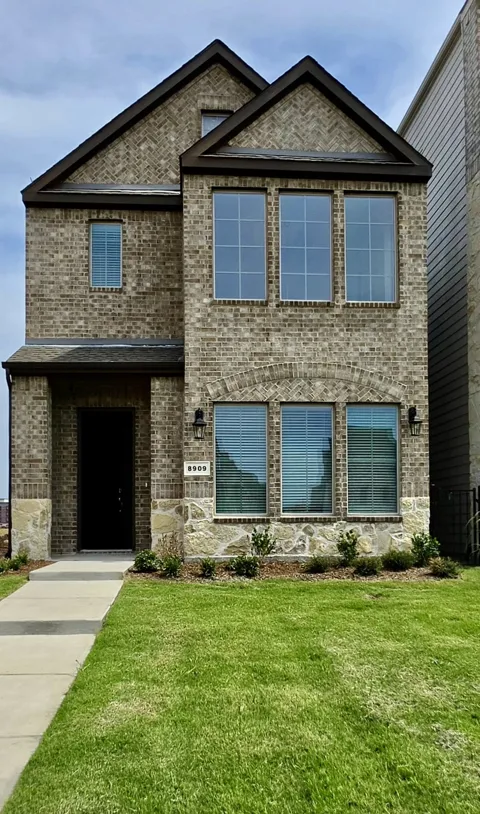 8909 Shoppers Lane