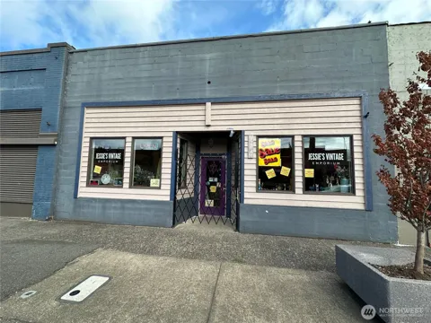 114 W Cota Street