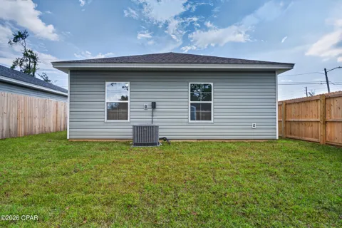 707 E 10th Court