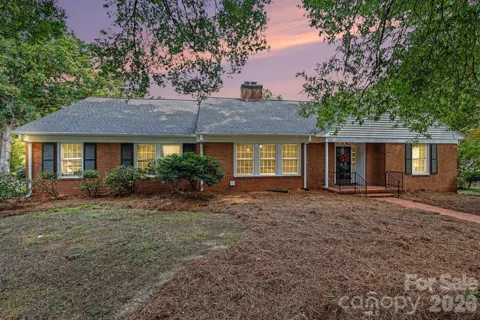 720 Oakmont Drive