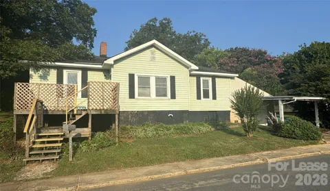 326 Mayflower Avenue