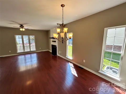 1547 Cambridge Heights Place NW