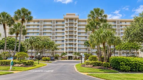 3510 OAKS WAY #408