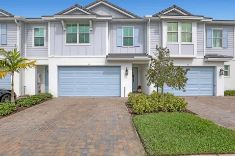 137 SE Birch Terrace