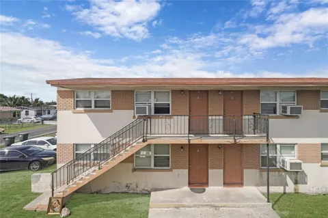 628 SW 4th Street #1