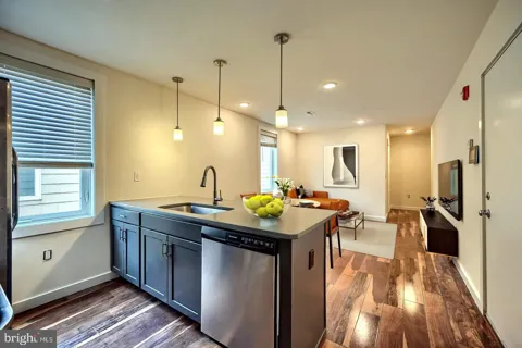 3041 MASTER ST. #UNIT C