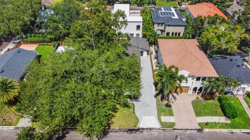 3415 W BARCELONA STREET Tampa, FL 33629