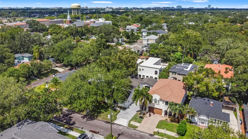 3415 W BARCELONA STREET Tampa, FL 33629