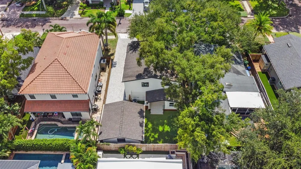 3415 W BARCELONA STREET Tampa, FL 33629