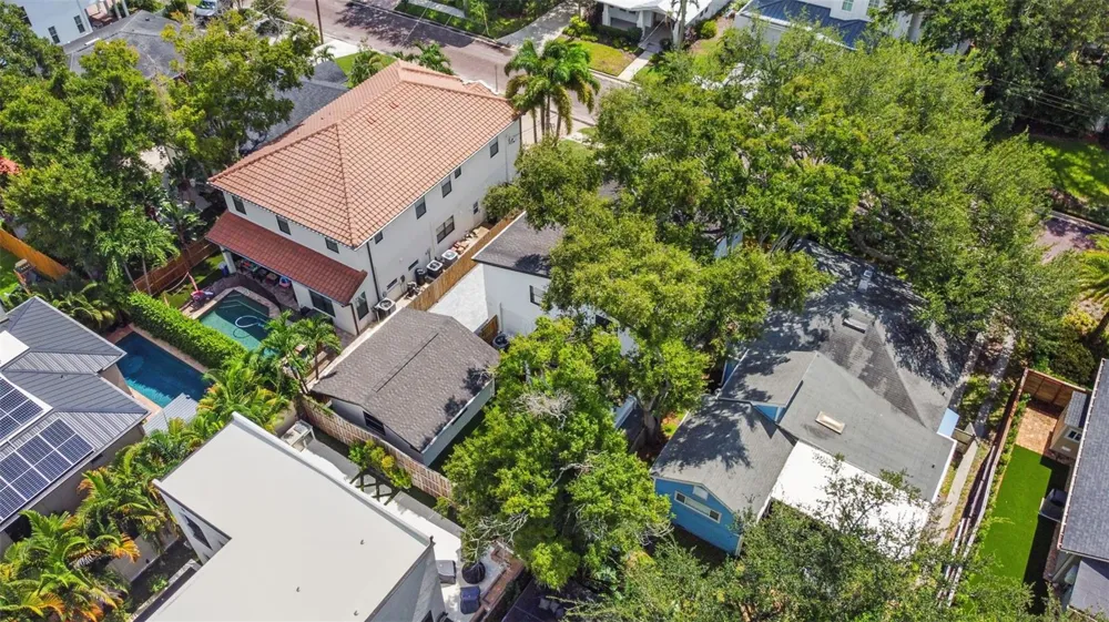 3415 W BARCELONA STREET Tampa, FL 33629