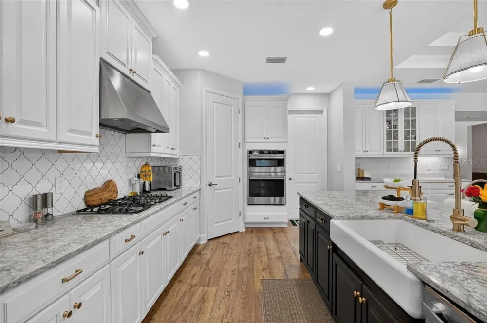 10203 MILKY WAY CIRCLE Sarasota, FL 34241